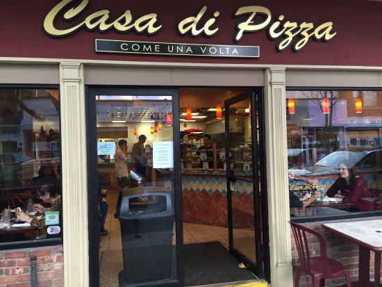 Casa Di Pizza: Where Every Bite Feels Like Home