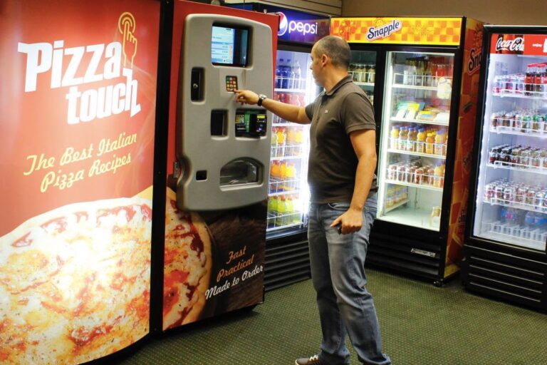 Pizza Vending Machine: Convenience Meets Cravings on the Go