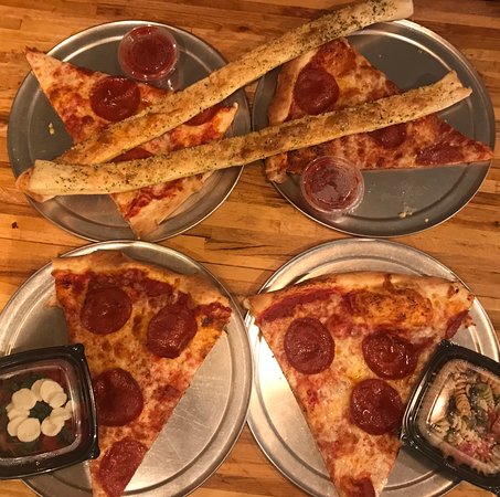 Good Fellas Pizza: Where Every Slice Feels Like a Good Time