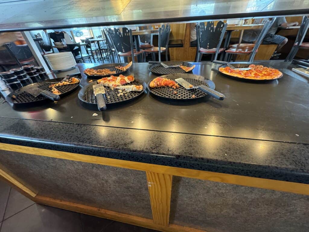 Does Pizza Hut Still Have a Buffet: Buffet Bliss in Every Bite